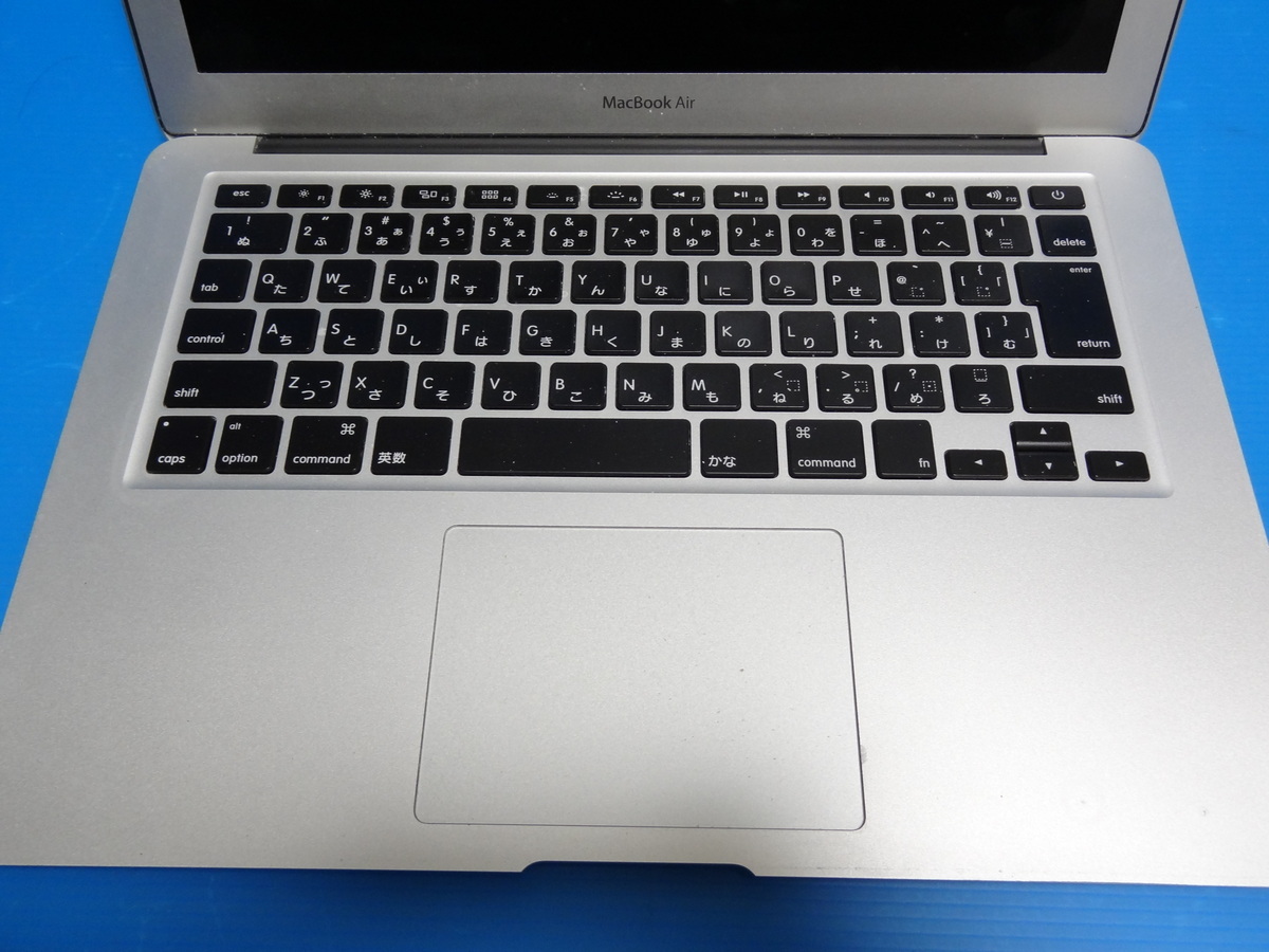 MacBook Air A1466 通電のみ確認　起動確認できず　ジャンク品_画像3