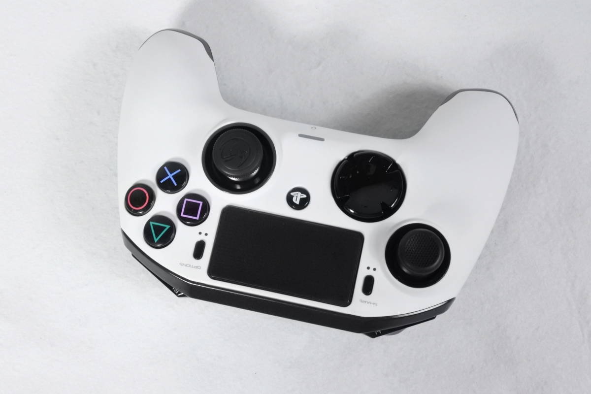 美品 PS4 ナコン レボリューション プロ コントローラー 2 / nacon