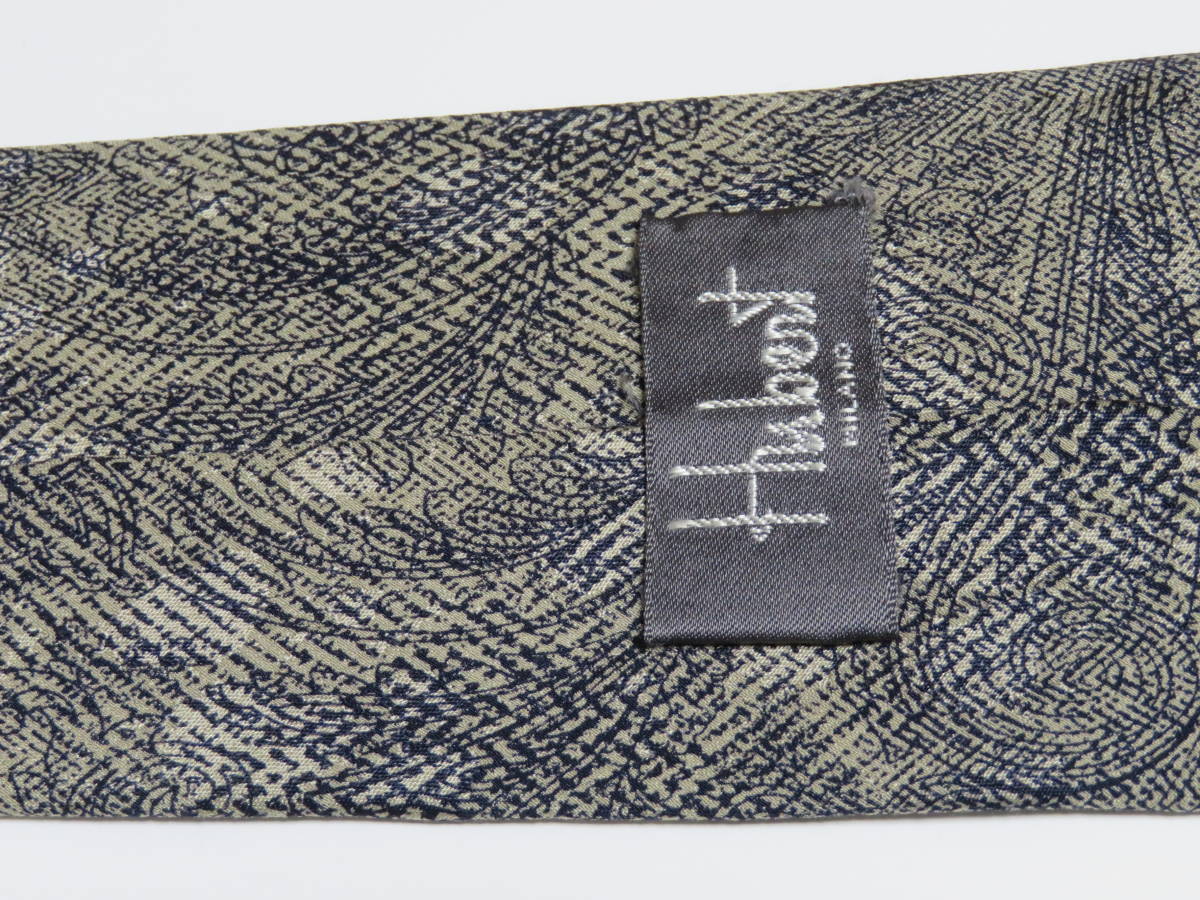 【送料無料】Hubert MILANO 生地イタリア 縫製日本 絹100％ お洒落でシンプルなネクタイ 1個_画像2