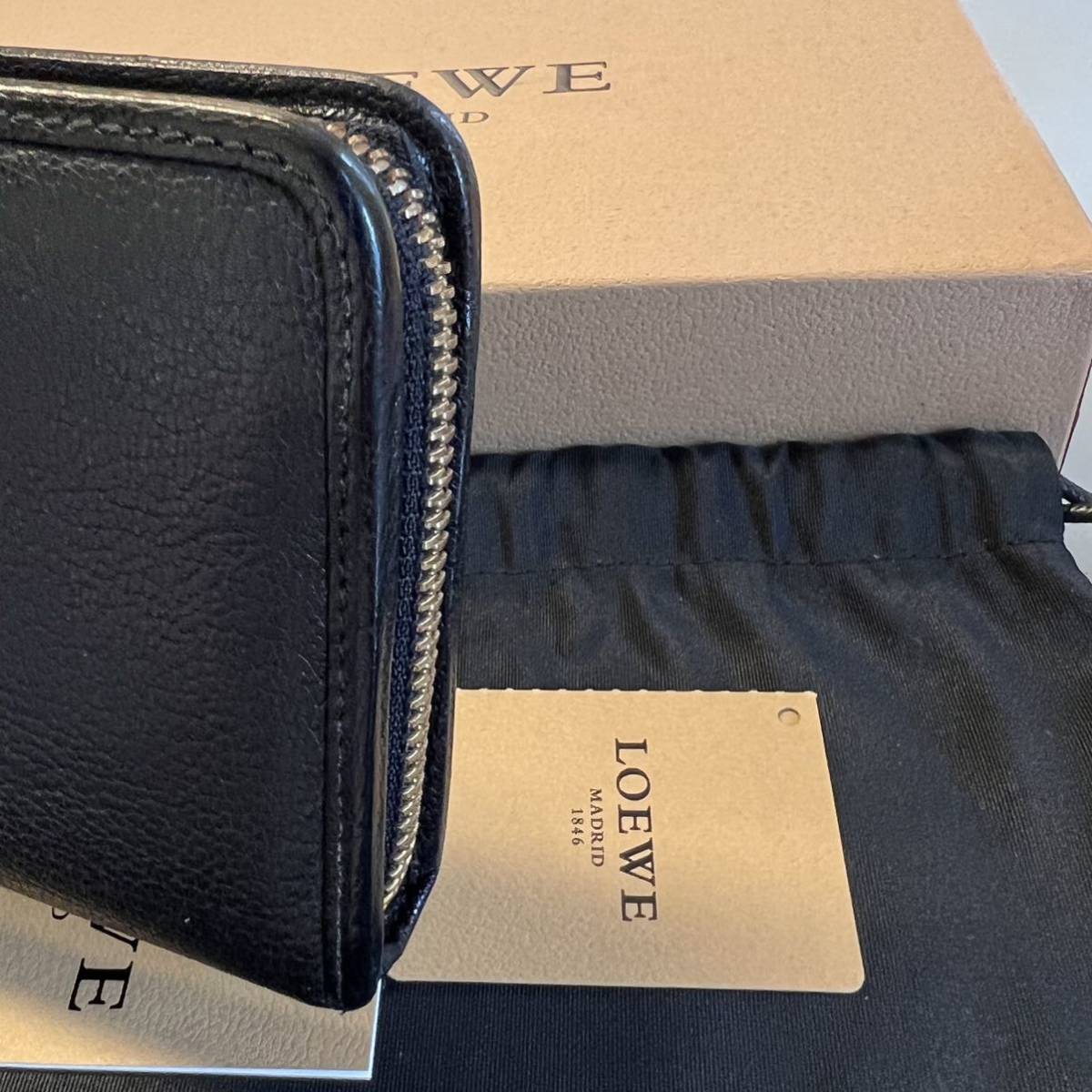 新品同様! ロエベ LOEWE 財布 長財布 アマソナ ラウンドファスナー
