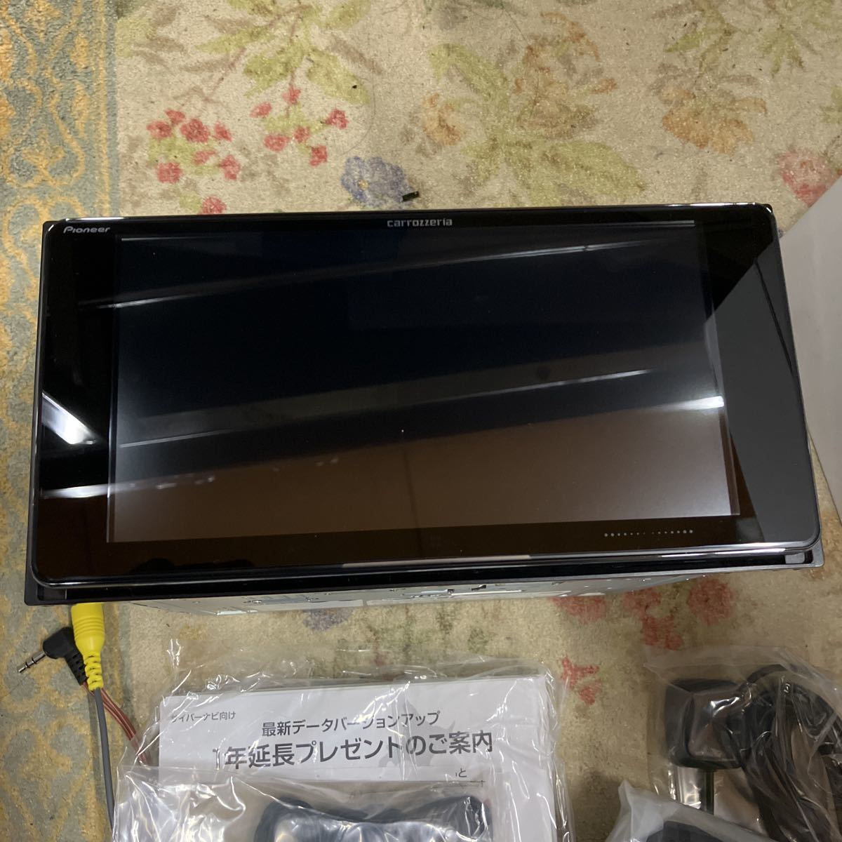 カロッツェリア サイバーナビ AVIC-CW911 200mm ワイドパネル メモリー