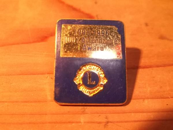 ライオンズクラブ　バッジ　1995～1996年　金色　BL7番_画像1