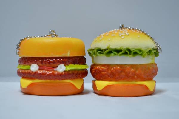 ぷにぷにハンバーガー　スクイーズ　キーホルダー　大きめ　２個セット　　1_画像1