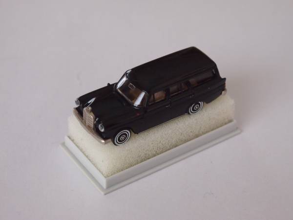 ブレキナ BREKINA 1/87 メルセデス MB190 KOMBI TOP DECORATION_画像1