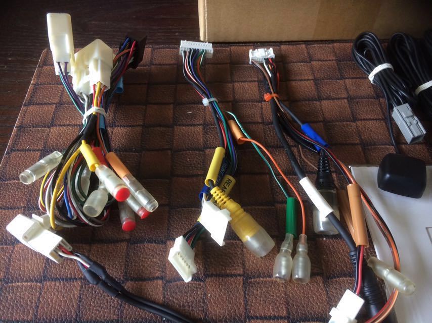 専用電源ハーネス・外部入力ハーネス