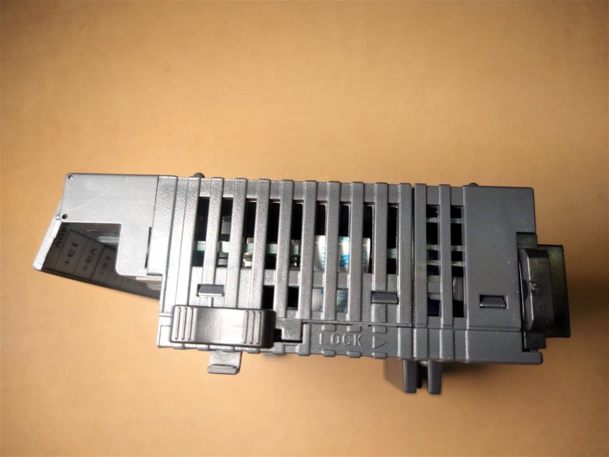 KEYENCE PLCシステム KV-DA40V アナログ出力ユニット 数時間使用 KEYENCE PLCシステム KV-DA40V アナログ出力ユニット 数時間使用