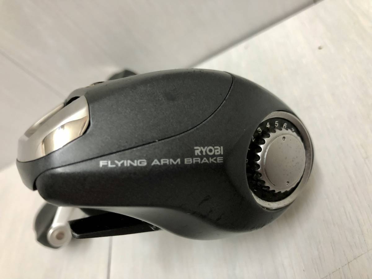送料無料 良品 RYOBI リョービ イクシオーネ F300RF ベイト 送料無料 良品 RYOBI リョービ イクシオーネ F300RF ベイト