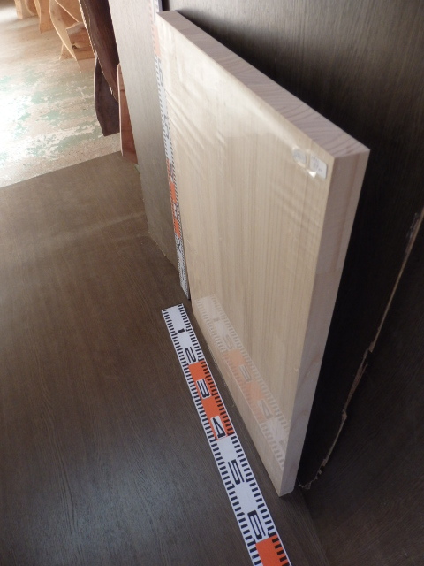 b2033034 パイン●約67.8cm×50.5cm×厚3cm☆無垢板１枚板 木材 板 DIY 板材 天板 棚板 テーブル 看板 花台など種類豊富！_画像4