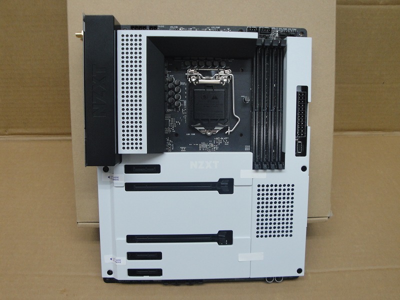NZXT N7 Z490 LGA1200 ATX マザーボード N7-Z49XT-W1 白色 11世代CPU