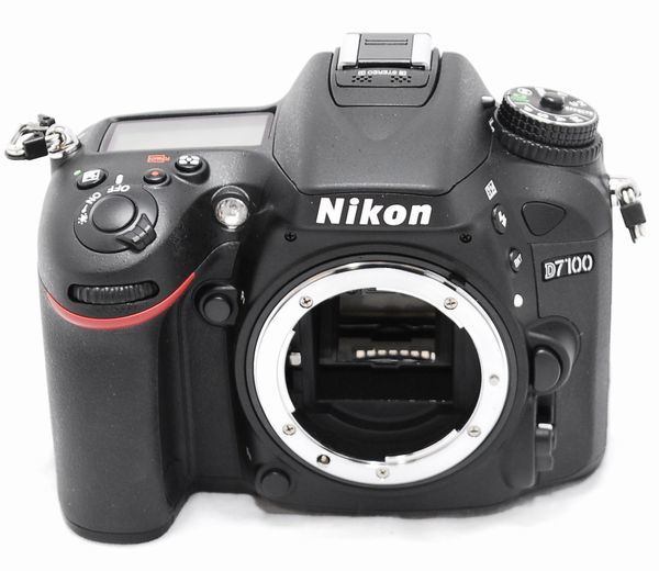 【新品級の超美品 1318ショット・付属品完備 豪華セット】Nikon ニコン D7100 AF-S 18-70mm_画像4