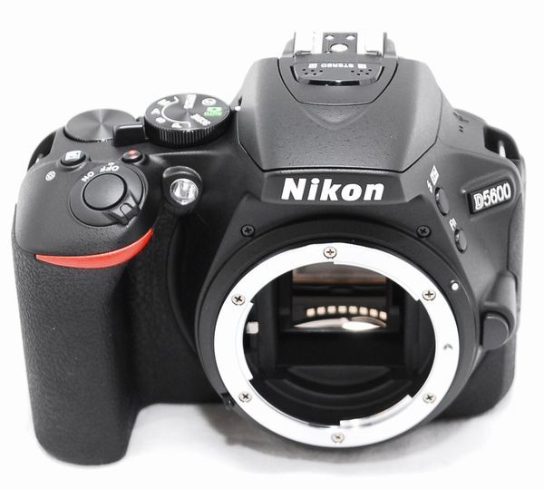 【新品級の超美品 3134ショット・SDカード付き】Nikon ニコン D5600 AF-S 55-300mm VR_画像4