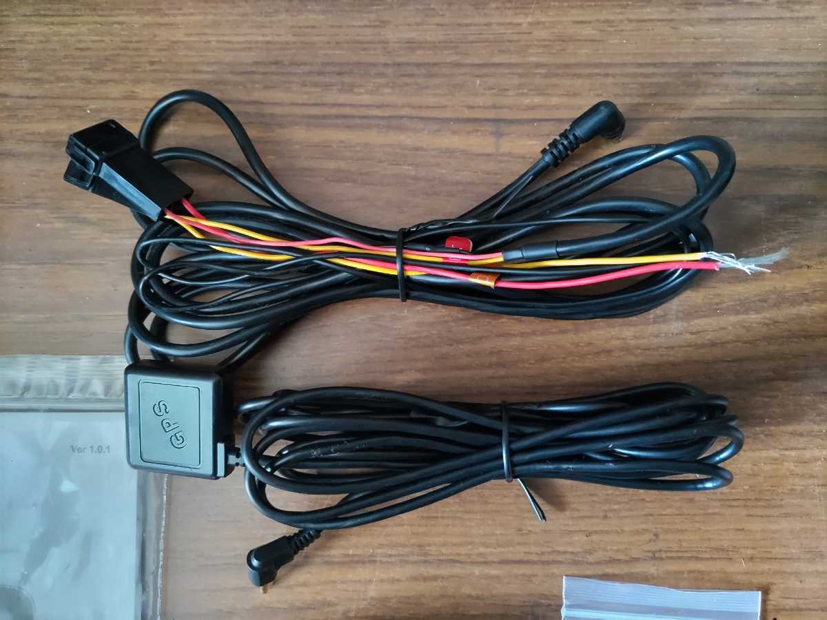 フィアット 純正ドライブレコーダー駐車監視機能付 GPS、取説付き 500
