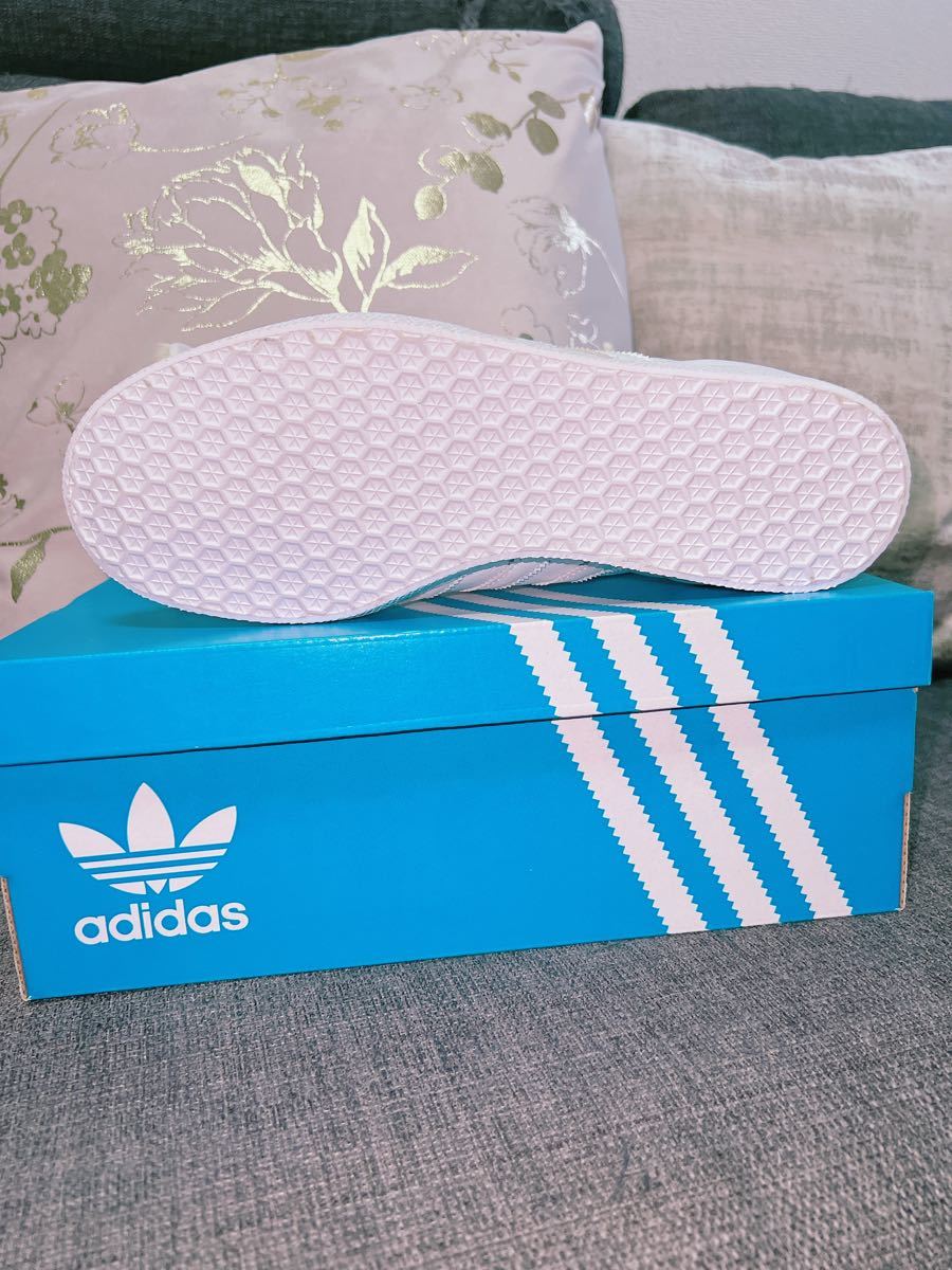 【SEAL限定商品】小物adidas GAZELLE 2年ほど自宅保管ですので気になる方は御遠慮ください