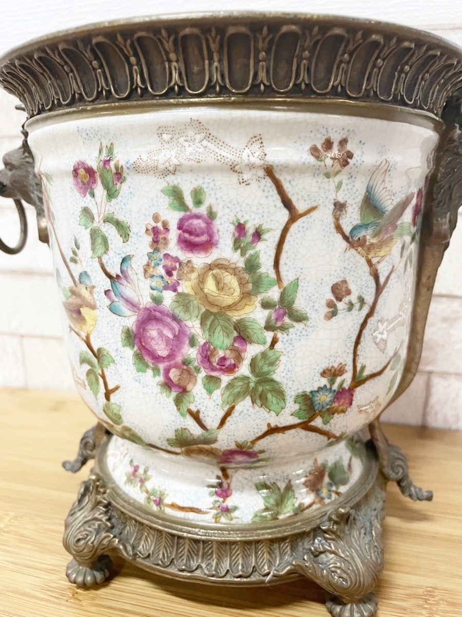 華栄堂製 装飾花器 鷹耳黄銅装飾陶磁花器 中国 置物 焼き物 骨董 年代