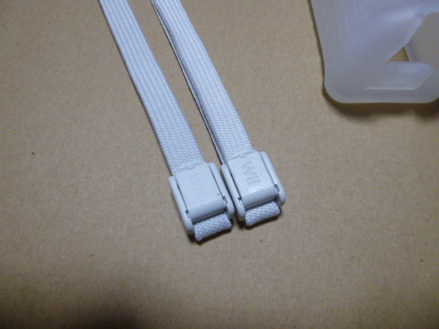 JS016【送料無料 即日配送】Wii　ジャケット　ストラップ　2個セット（クリーニング済）白　ホワイト　リモコンカバー　