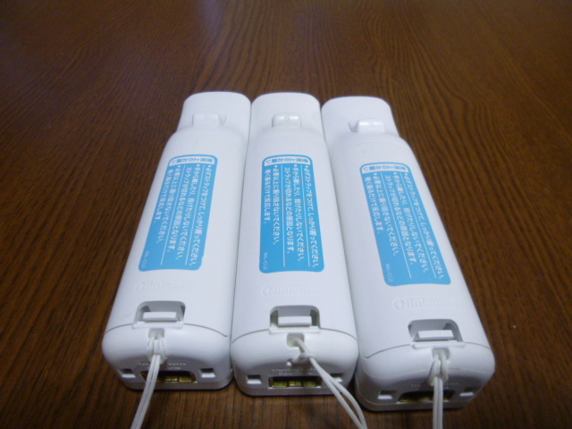 RSJ053【送料無料 即日配送 動作確認済】Wii リモコン ストラップ　ジャケット　3個セット ホワイト　白　セット　リモコンカバー