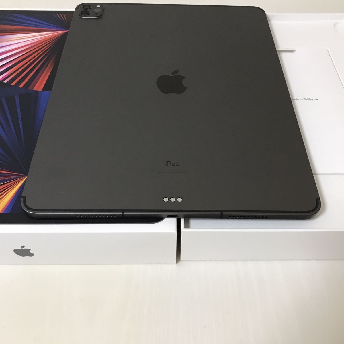 美品】iPad Pro 12.9インチ / 第5世代 / 512GB / Wi-Fi+Cellular / SIM