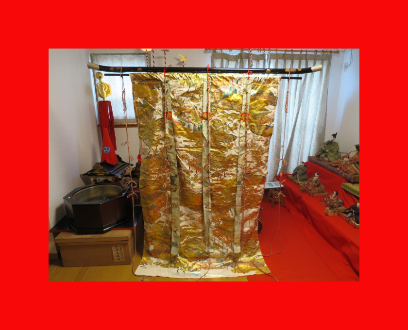 :[ old capital Kyoto ][..F-155] height .* signboard * woodcut * paper .* clothes rack *..* folding screen ...