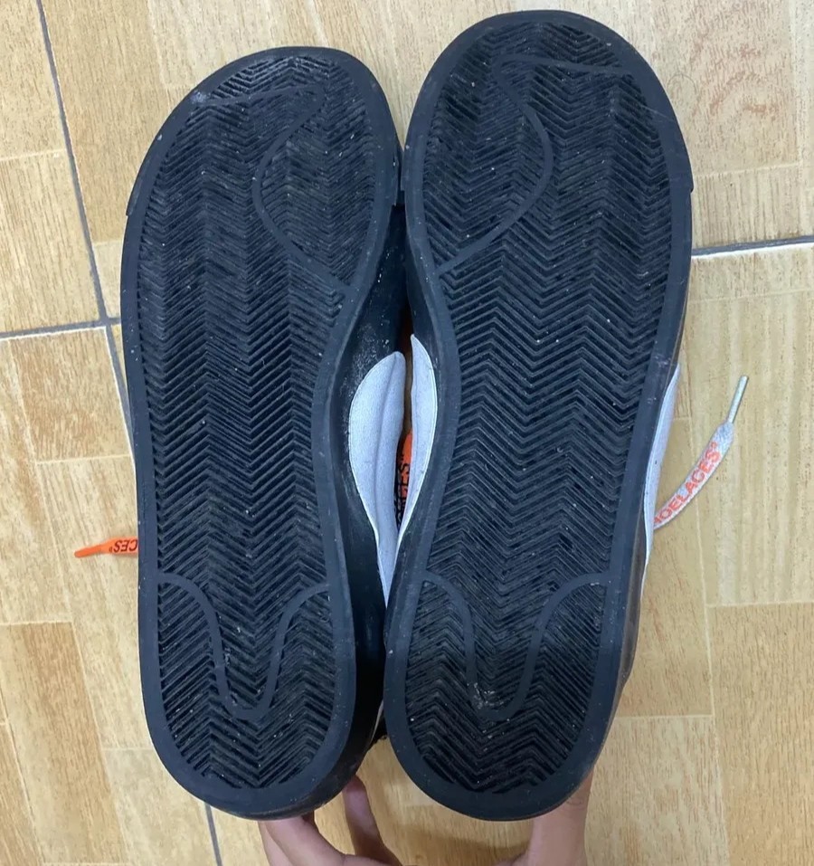 OFF-WHITE × NIKE BLAZER STUDIO MIDオフホワイト×ナイキ ブレーザー