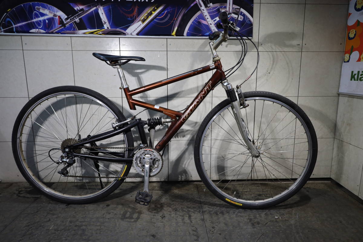 稀少良品!GIANT CROSS 3600 700C アルミ 24速 440mm Wサスペンション