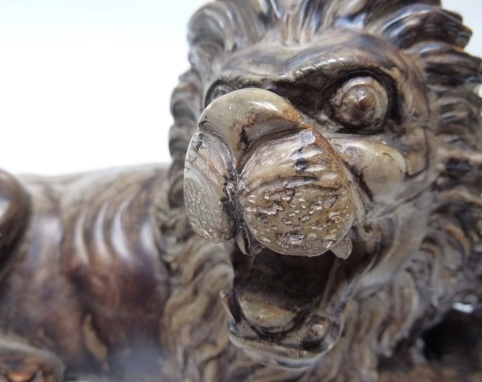 (☆BM)【感謝特別価格】ライオン 親子 石製 オブジェ アート 彫刻 子供を守る母ライオン 横幅21.5×高さ12㎝ 2.15kg レトロ アンティーク_画像7