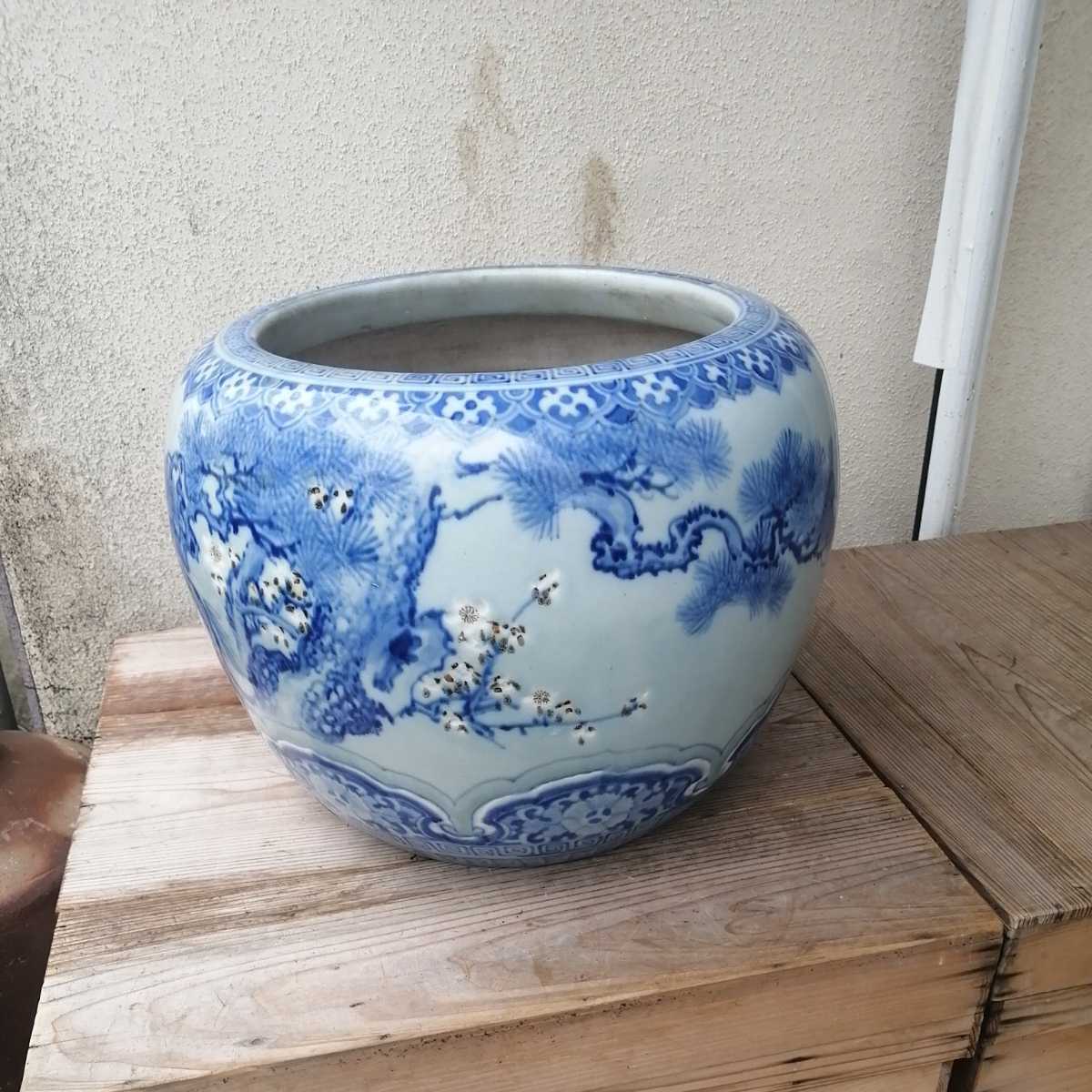 早春スファッションお買い得 骨董 火鉢 大型 伊万里 染め付け 睡蓮鉢