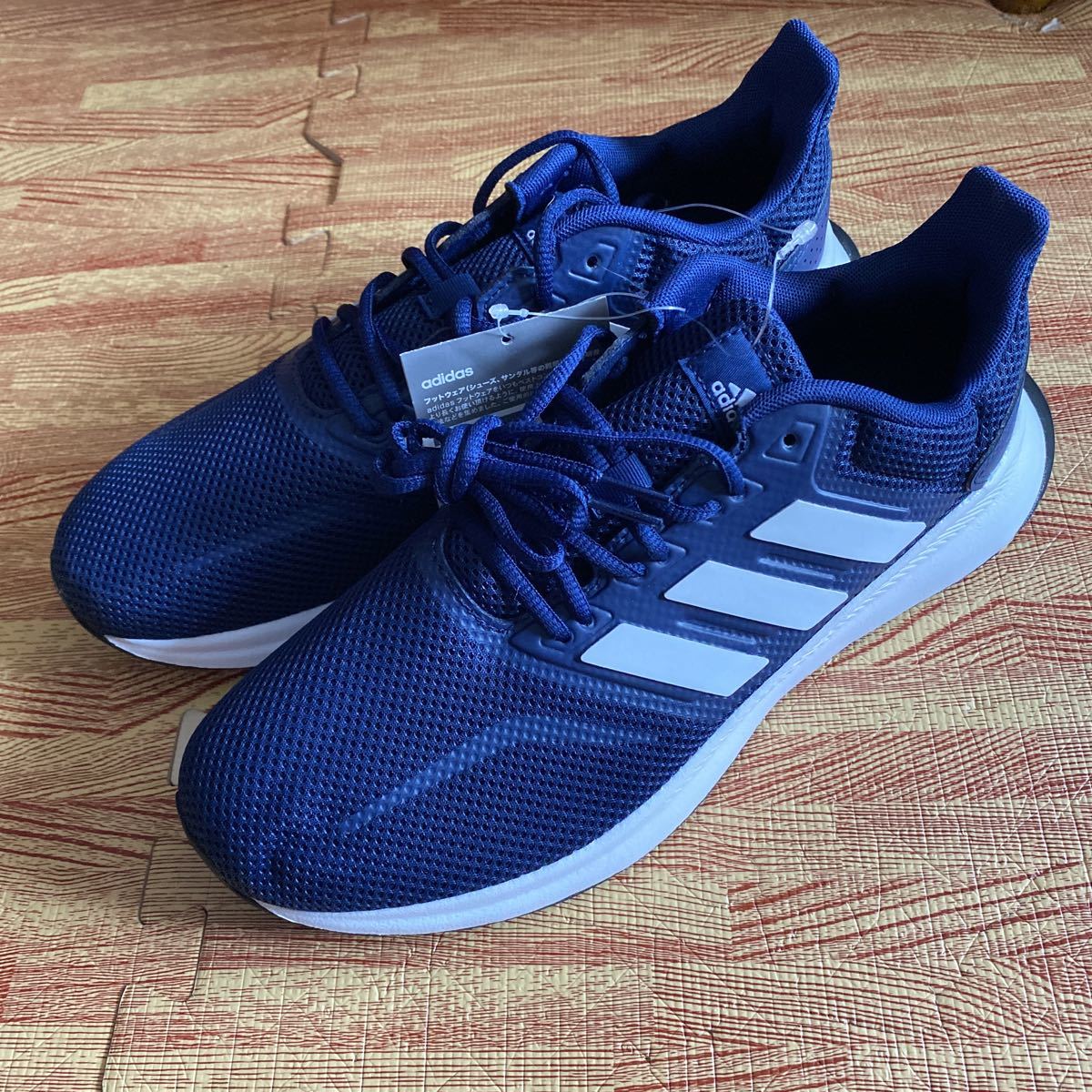 新品未使用adidas アディダス ファルコンランスニーカー 25.5cm 新品未使用adidas アディダス ファルコンランスニーカー 25.5cm