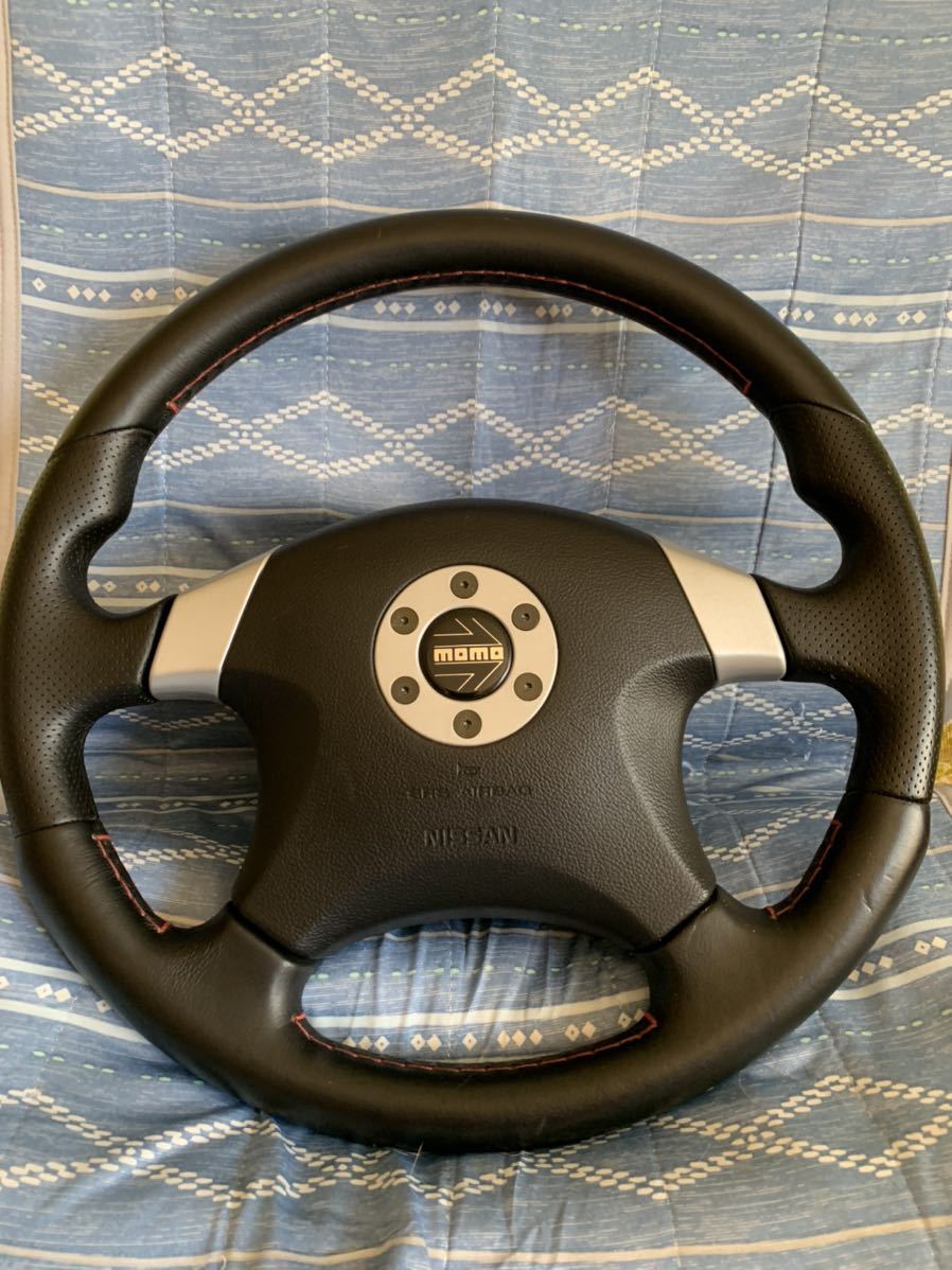 日産純正オプション モモ レザーステアリング 赤ステッチMOMO 美品