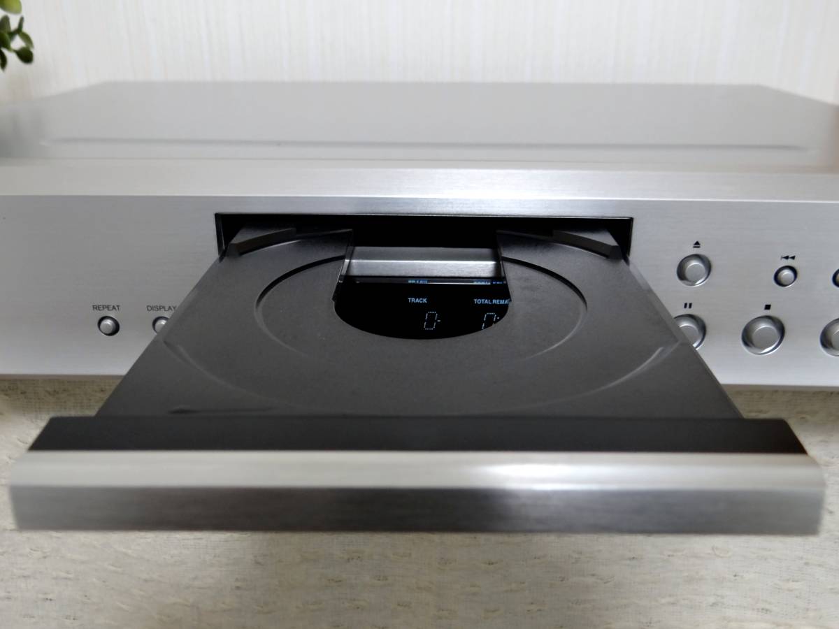 驚愕の高音質】 ONKYO CDプレーヤー C-773 高級D/Aコンバーター搭載 驚愕の高音質】 ONKYO CDプレーヤー C-773 高級D/Aコンバーター搭載