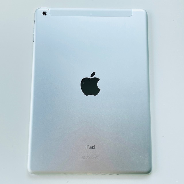 1円スタート iPad Air 16GB シルバー Wi-Fi + Cellular A1475 MD794J/A 