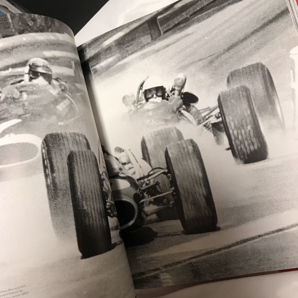 洋書　F1 モナコ・グランプリ【70周年記念写真集】フェラーリ マクラーレン ロータス ニキ・ラウダ アイルトン・セナ　豪華_画像4