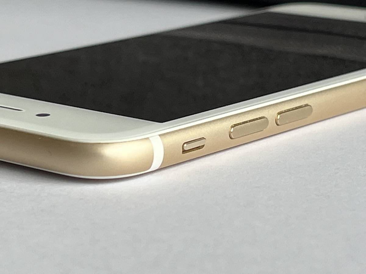 Apple iPhone 7 Gold 32GB MNCF2J/A★アップル アイフォーン ゴールド スマートフォン スマホ★SIMロックなし★送料込み_画像4