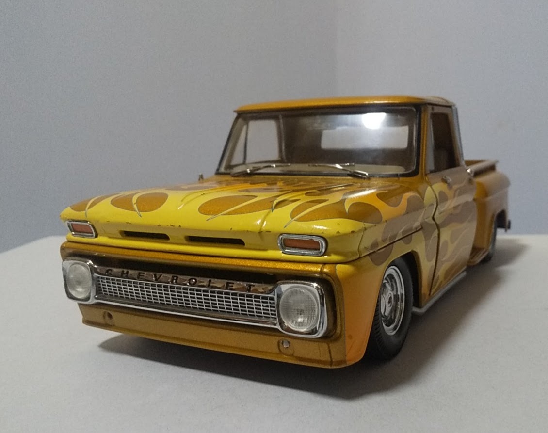 色移り有り 1/18 シボレーC-10スタイル ピックアップ ローライダー