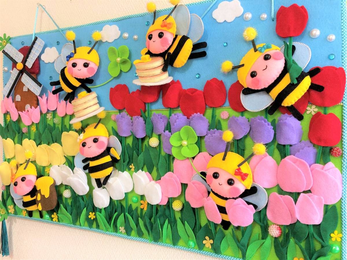 ハンドメイドオリジナルタペストリー ハンドメイド*フェルト*立体タペストリー*壁飾り*春