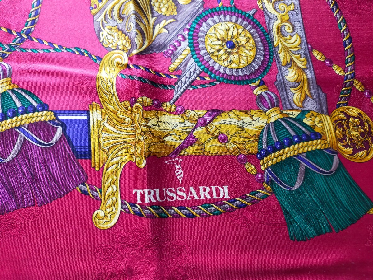 【TRUSSARDI】大判シルクスカーフ　約102cm　男女兼用