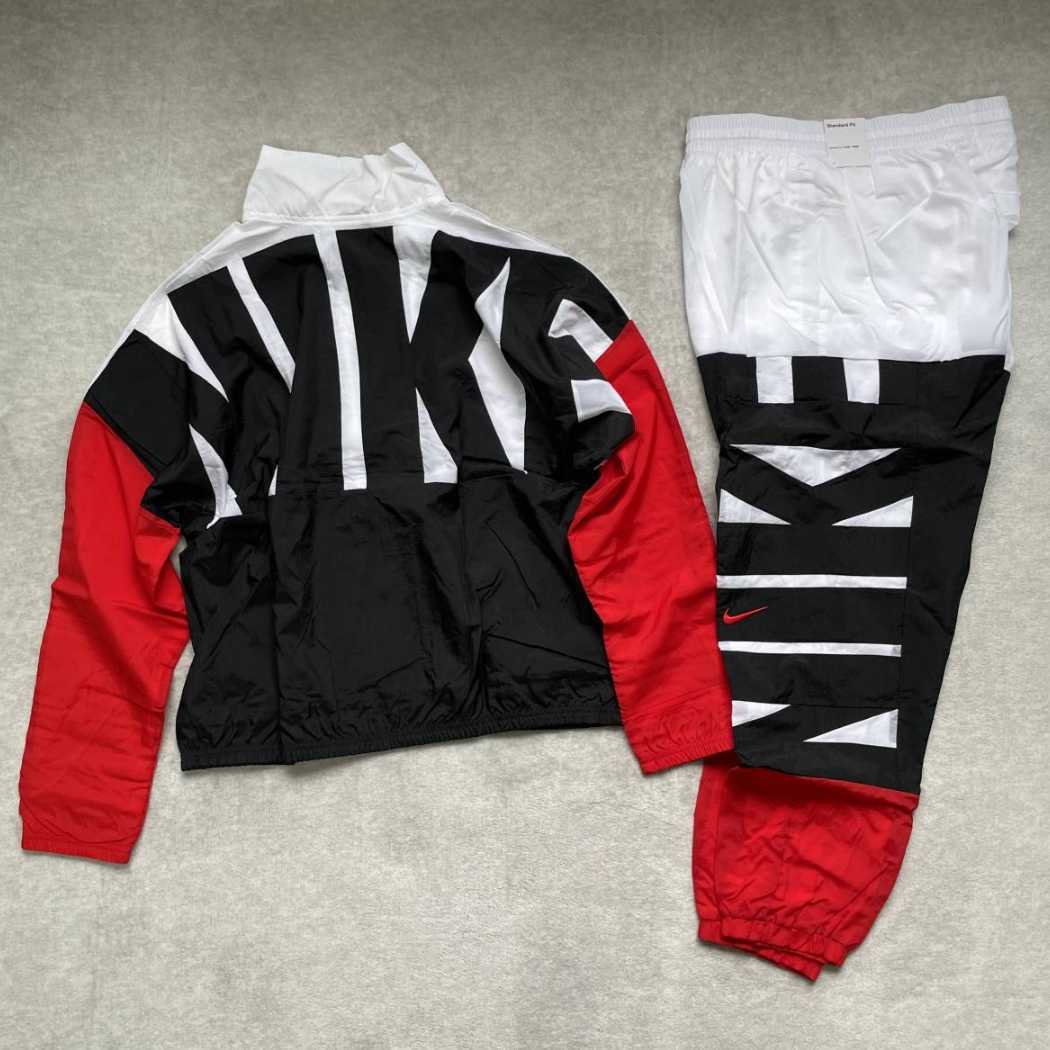Lサイズ NIKE セットアップ 新品未使用 ナイキ ビッグロゴ Lサイズ NIKE セットアップ 新品未使用 ナイキ ビッグロゴ