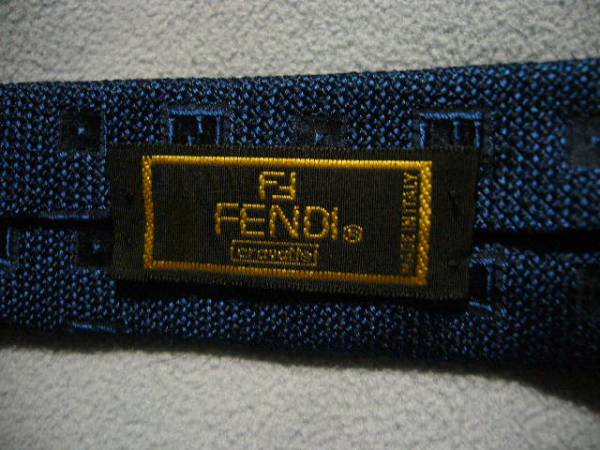 ネクタイ　『FENDI　フェンディ』　シルク100％　イタリア製　紺×青　中古　良品　_画像3