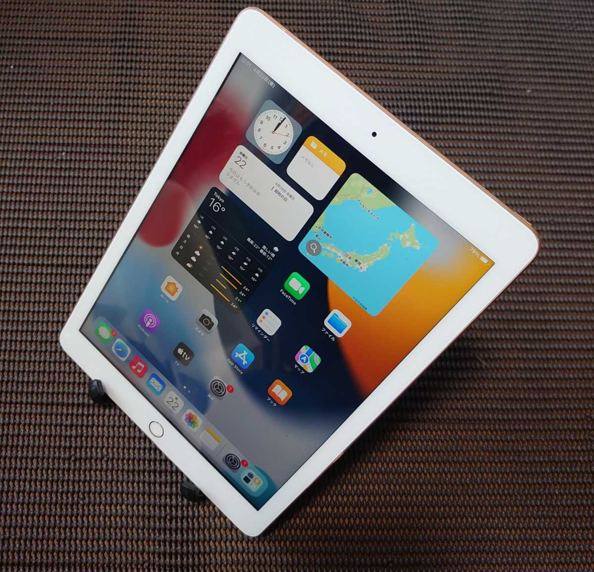 iPad第6世代(A1893)本体32GBゴールドWi-Fiモデル完動品動作確認済み1円