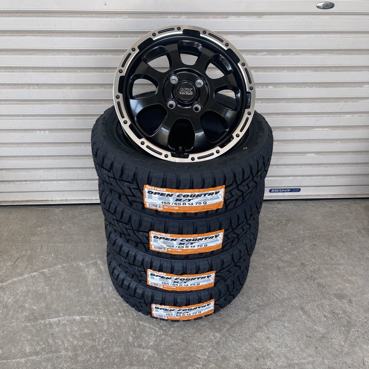 《マッドクロスグレイス》 新品TOYOオープンカントリーRT 155/65R14 エブリィアクティハイゼット軽トラ 軽バン　セミグロスブラック_画像1