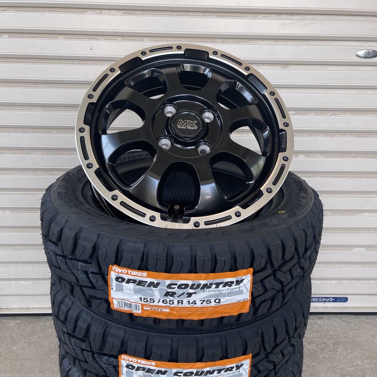 《マッドクロスグレイス》 新品TOYOオープンカントリーRT 155/65R14 エブリィアクティハイゼット軽トラ 軽バン　セミグロスブラック_画像2