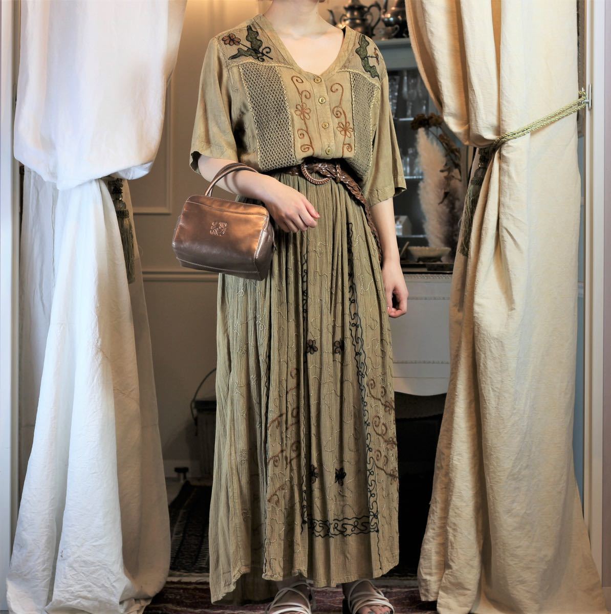 【即納&大特価】 USA VINTAGE HALF SLEEVE EMBROIDERY DESIGN ONE PIECE/アメリカ古着半袖刺デザインワンピース Lサイズ 【即納&大特価】 USA VINTAGE HALF SLEEVE EMBROIDERY DESIGN ONE PIECE/アメリカ古着半袖刺デザインワンピース Lサイズ