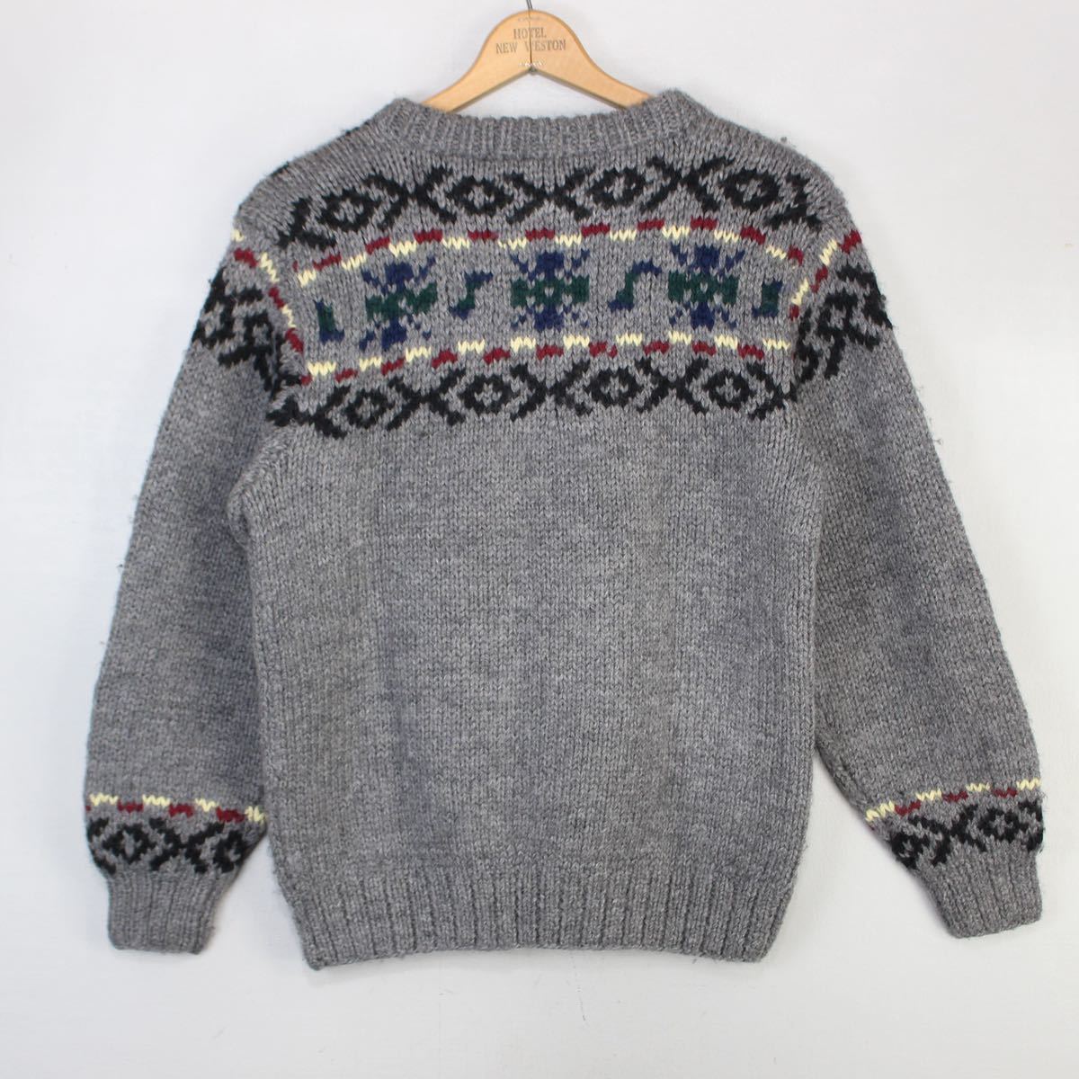 RETRO VINTAGE CHAPS RALPH LAUREN SKIER DESIGN LOW GAUGE KNIT RETRO VINTAGE CHAPS RALPH LAUREN SKIER DESIGN LOW GAUGE KNIT
