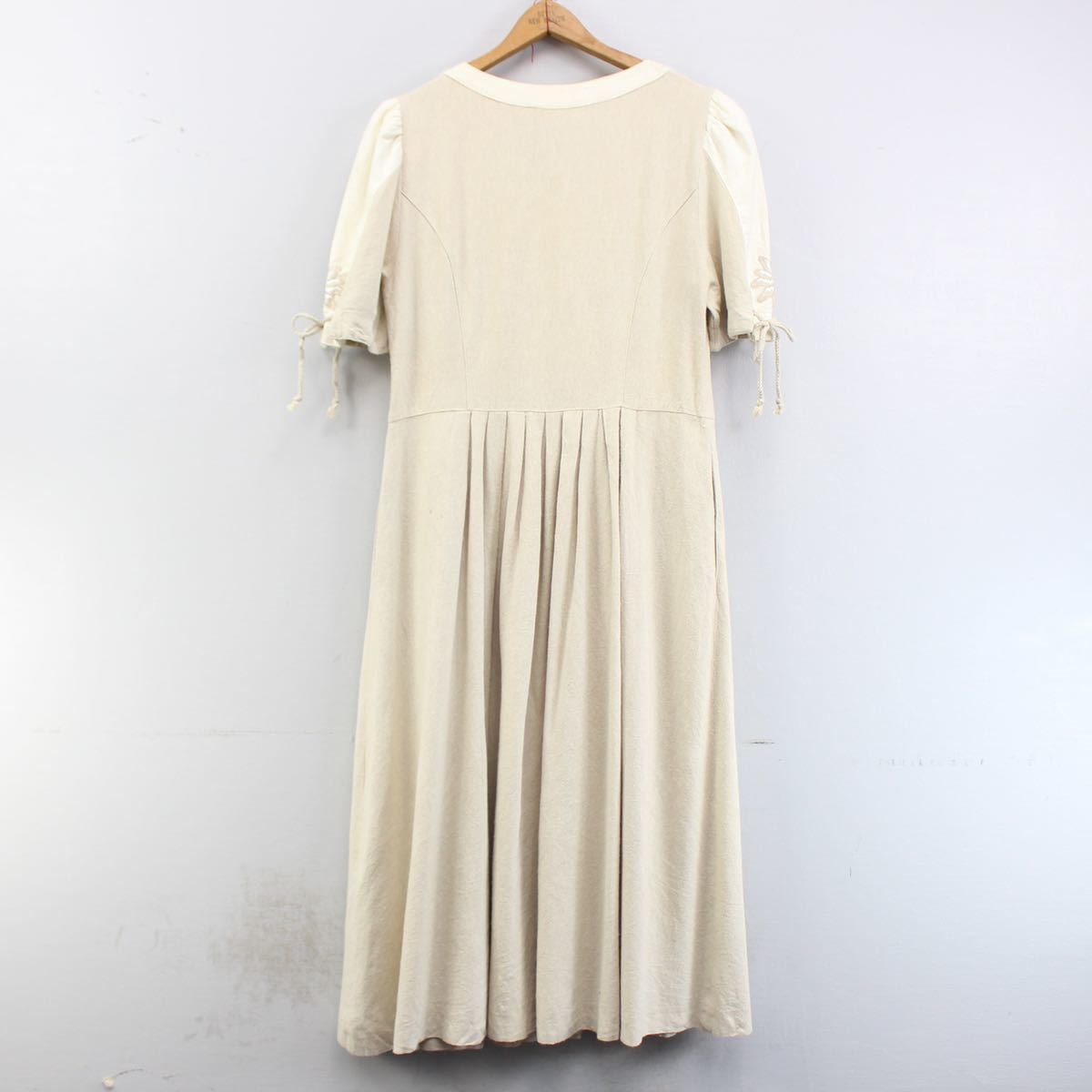 SPECIAL ITEM* EU VINTAGE MEICOヨーロッパ古着2トーン刺繍デザイン