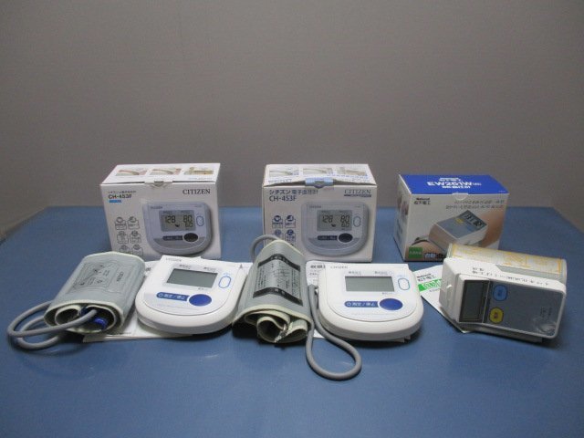 C005／動作品【 CITIZEN 電子血圧計 CH453F2点と松下電工 自動血圧計 EW261が1点 まとめて計3点】家電製品/健康機器/_画像1