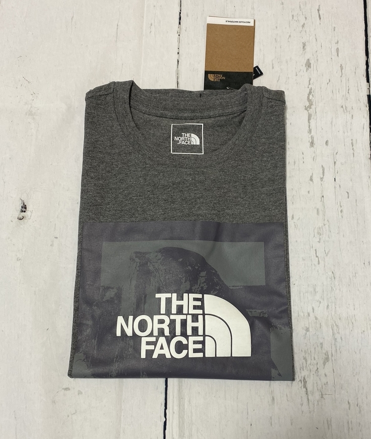 新品 ノースフェイス The North Face Climb Graphic Tシャツ USAモデル メンズ USサイズM 半袖 ミディアムグレイ_画像3
