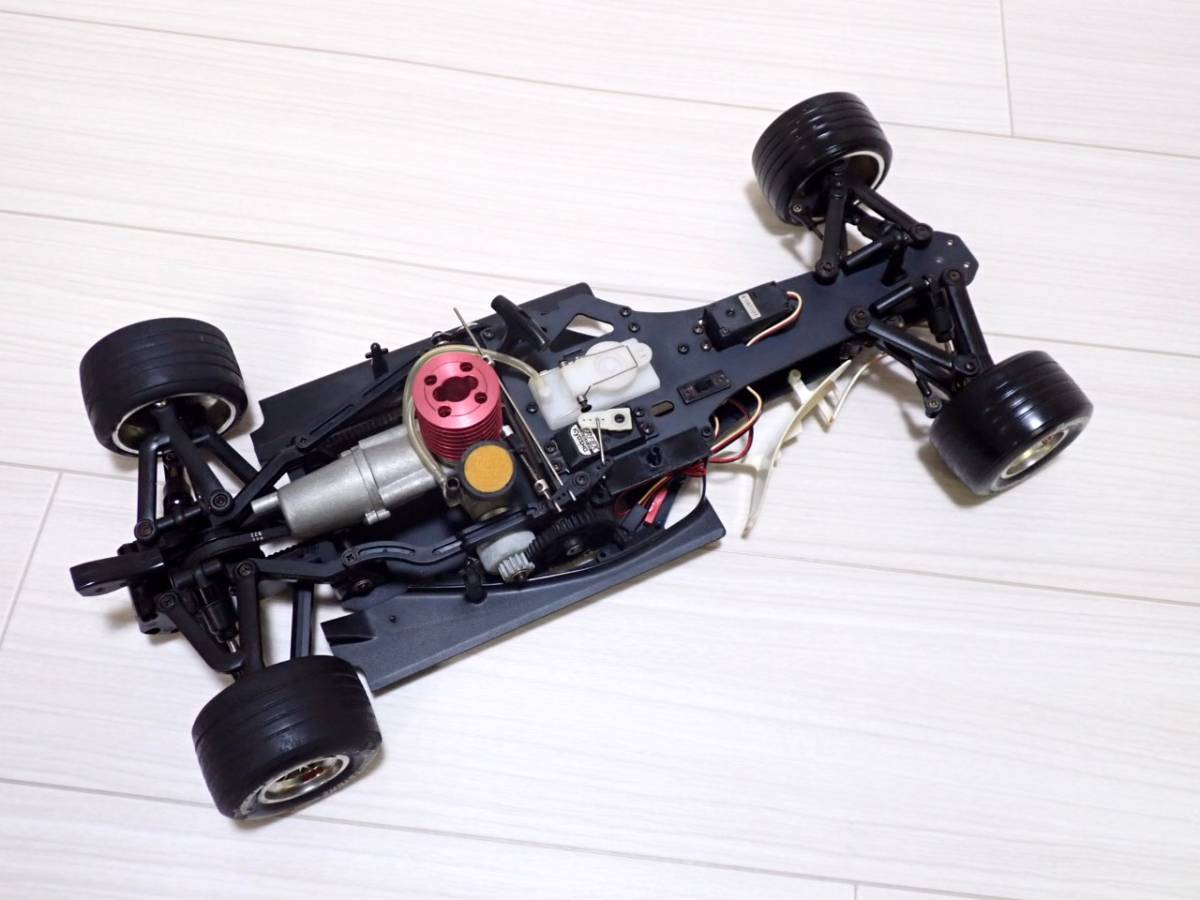 1/8 デアゴスティーニ F1 フェラーリ2004 GP エンジンカー シャーシ 1/8 デアゴスティーニ F1 フェラーリ2004 GP エンジンカー シャーシ