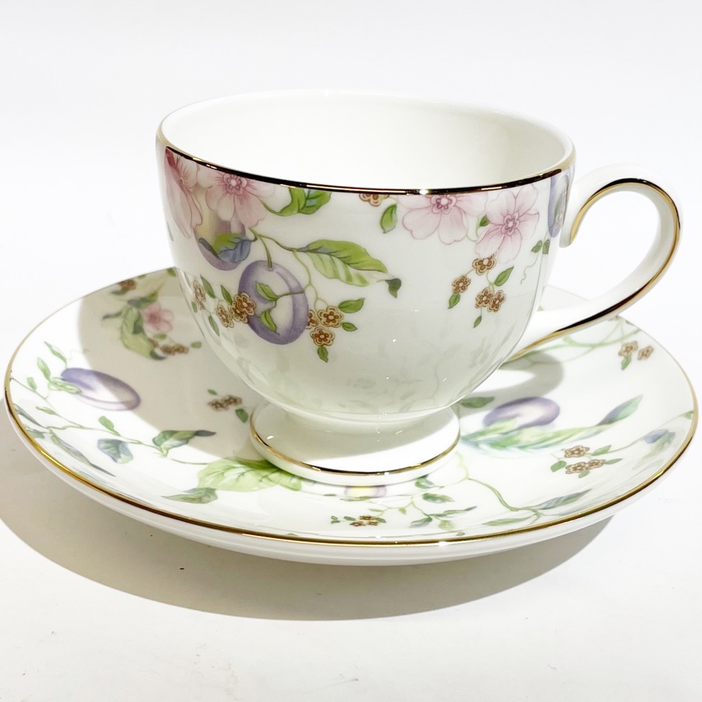満点のウェッジウッド WEDGWOOD☆スイートプラム カップ&ソーサー