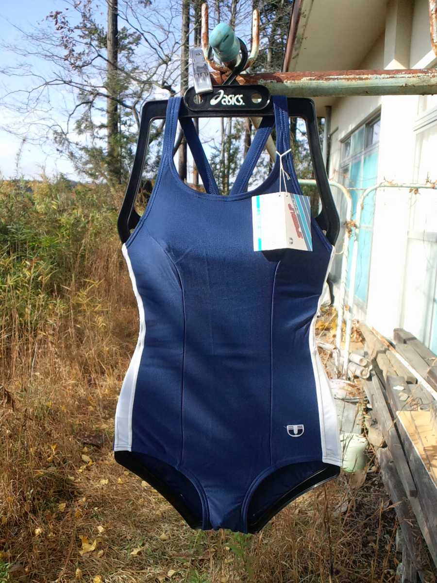 ニッキー 水着