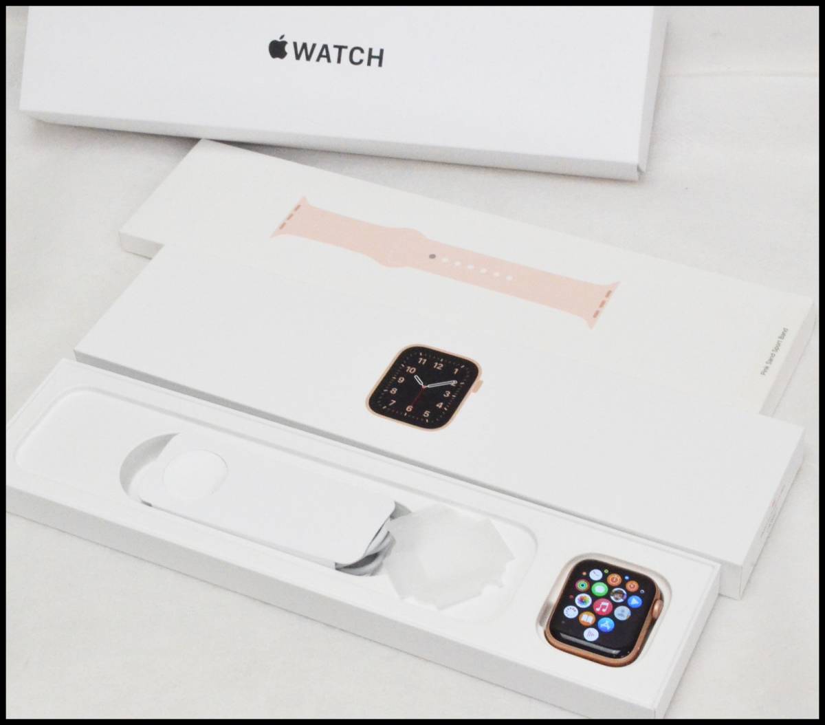 美品 Apple Watch SE 40mm GPS+cellular A2355 MYEH2J/A アップル