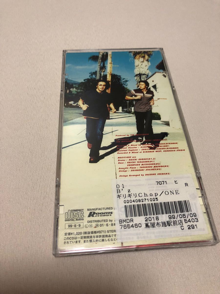 B'z ケース付 B'z8cmシングル6枚+ VHS2本　ビーズ